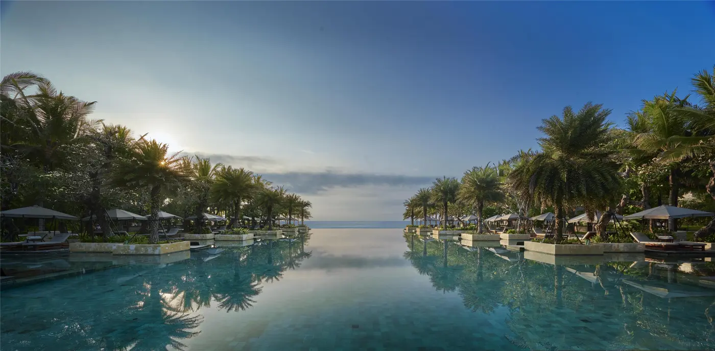 Hotel pool