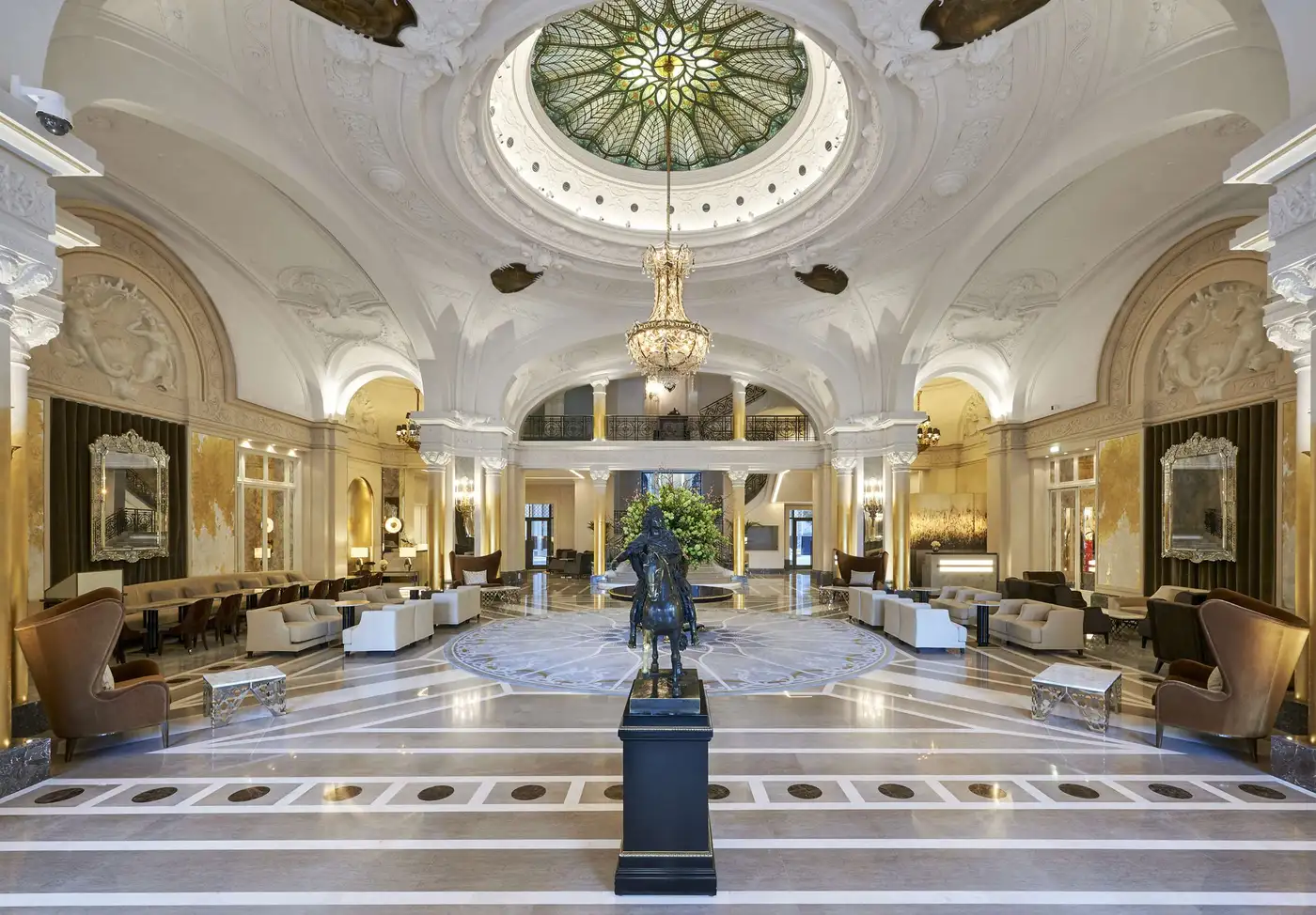 Hotel pool