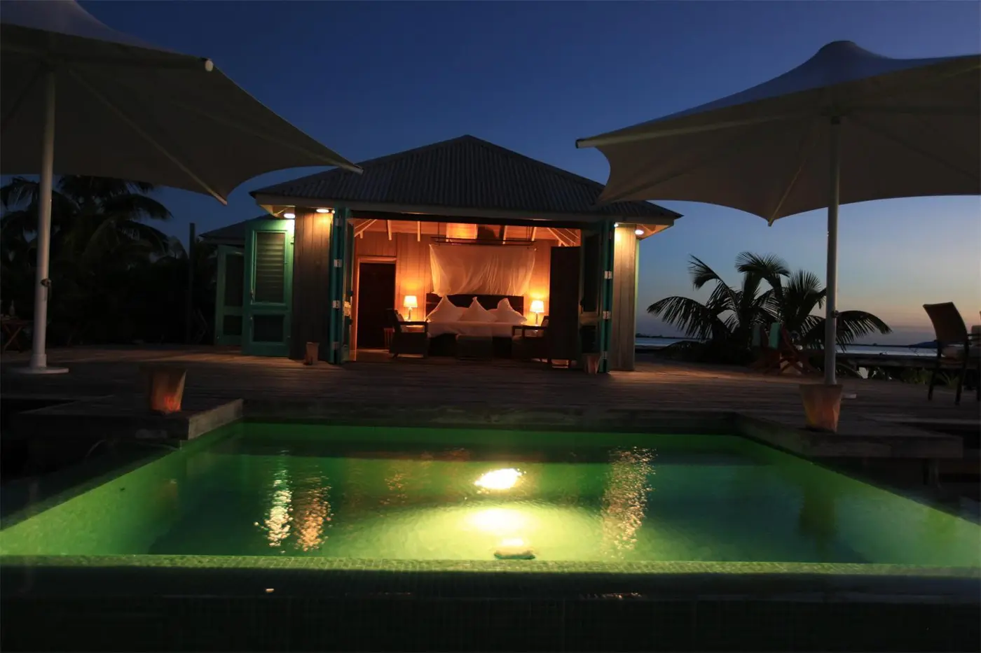 Hotel pool