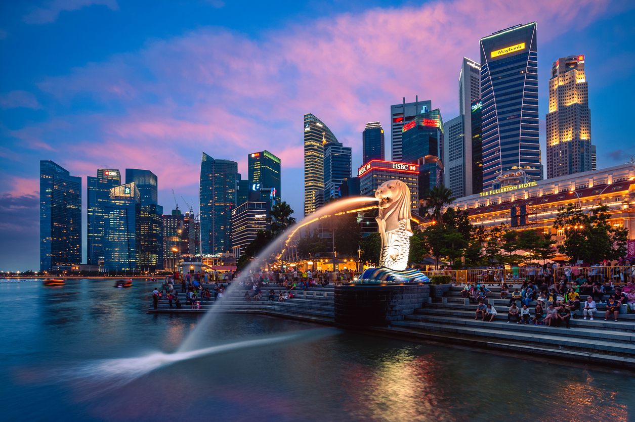 Singapore skyline and financial district, reflecting immigration pathways and permanent residence options