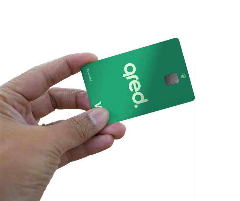 A satisfied saver who has a savings account fixed with Qred bank