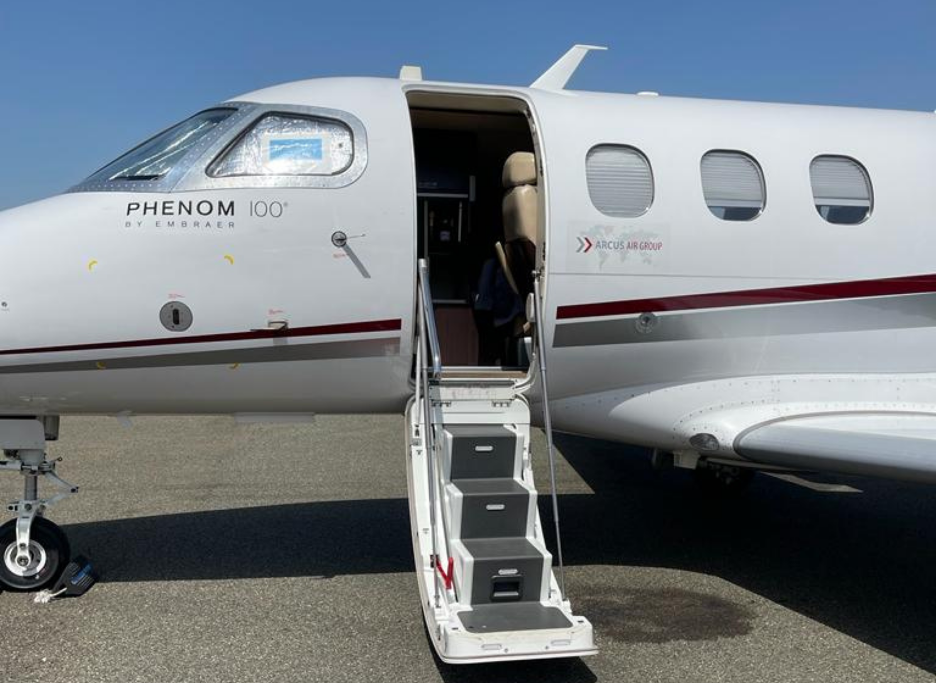 Embraer Phenom 100 at Paris LBG airport