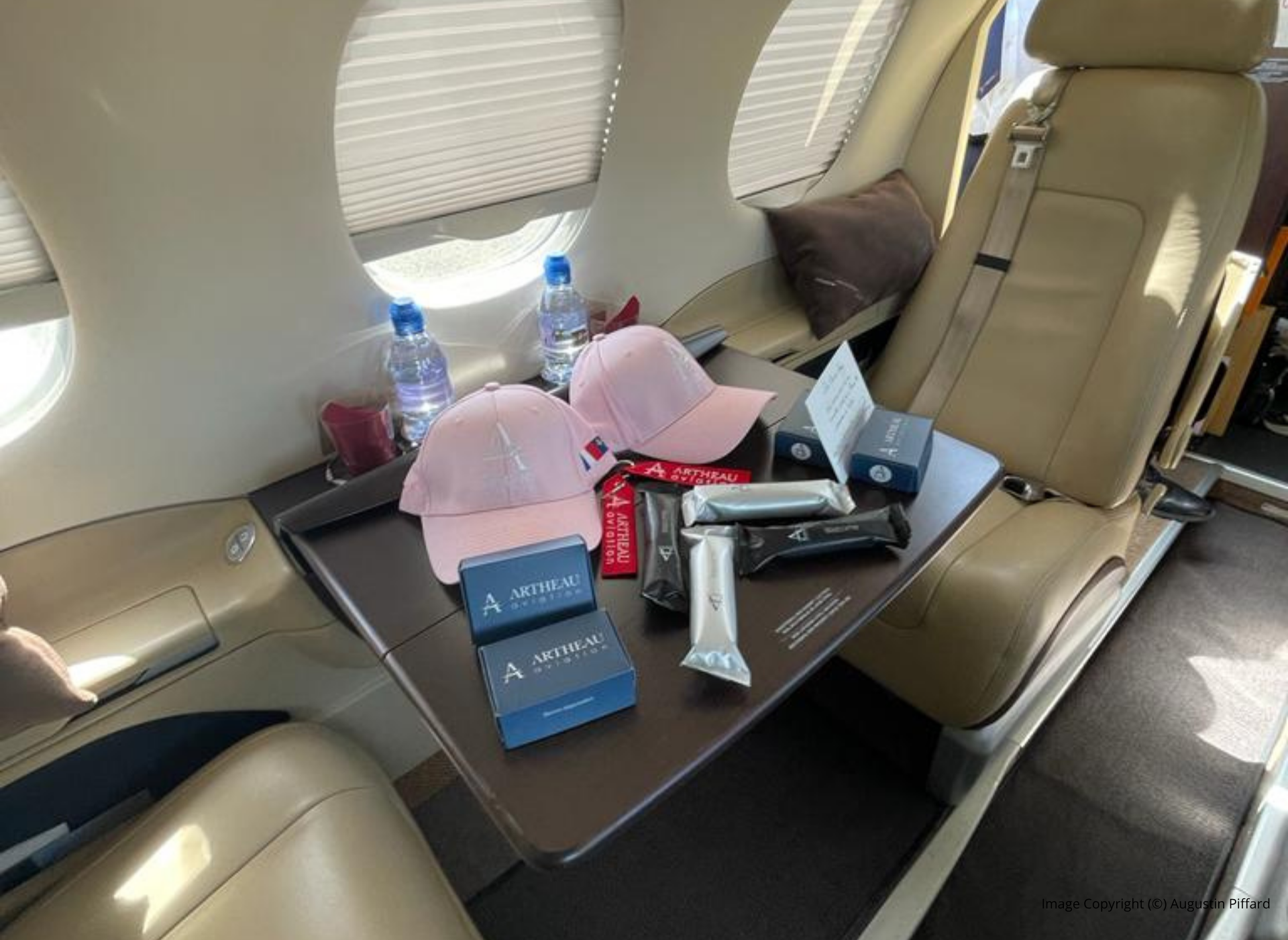 Cabin interior embraer phenom 100