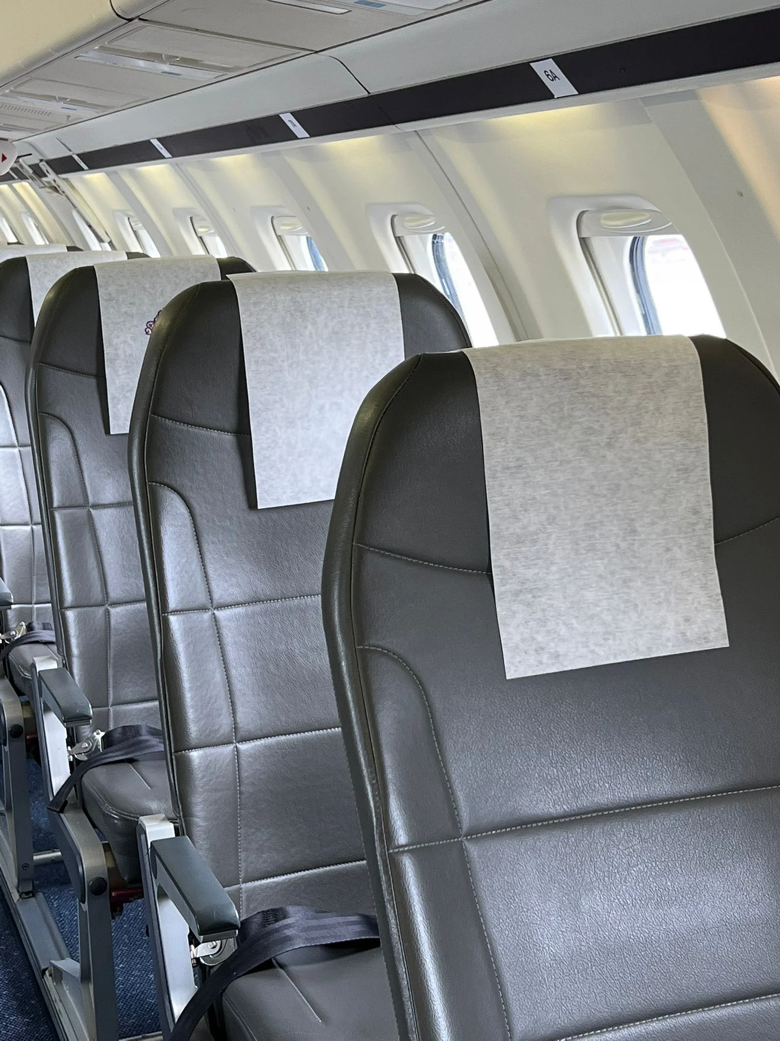 Cabine d'un Saab 2000 avec sièges en cuir