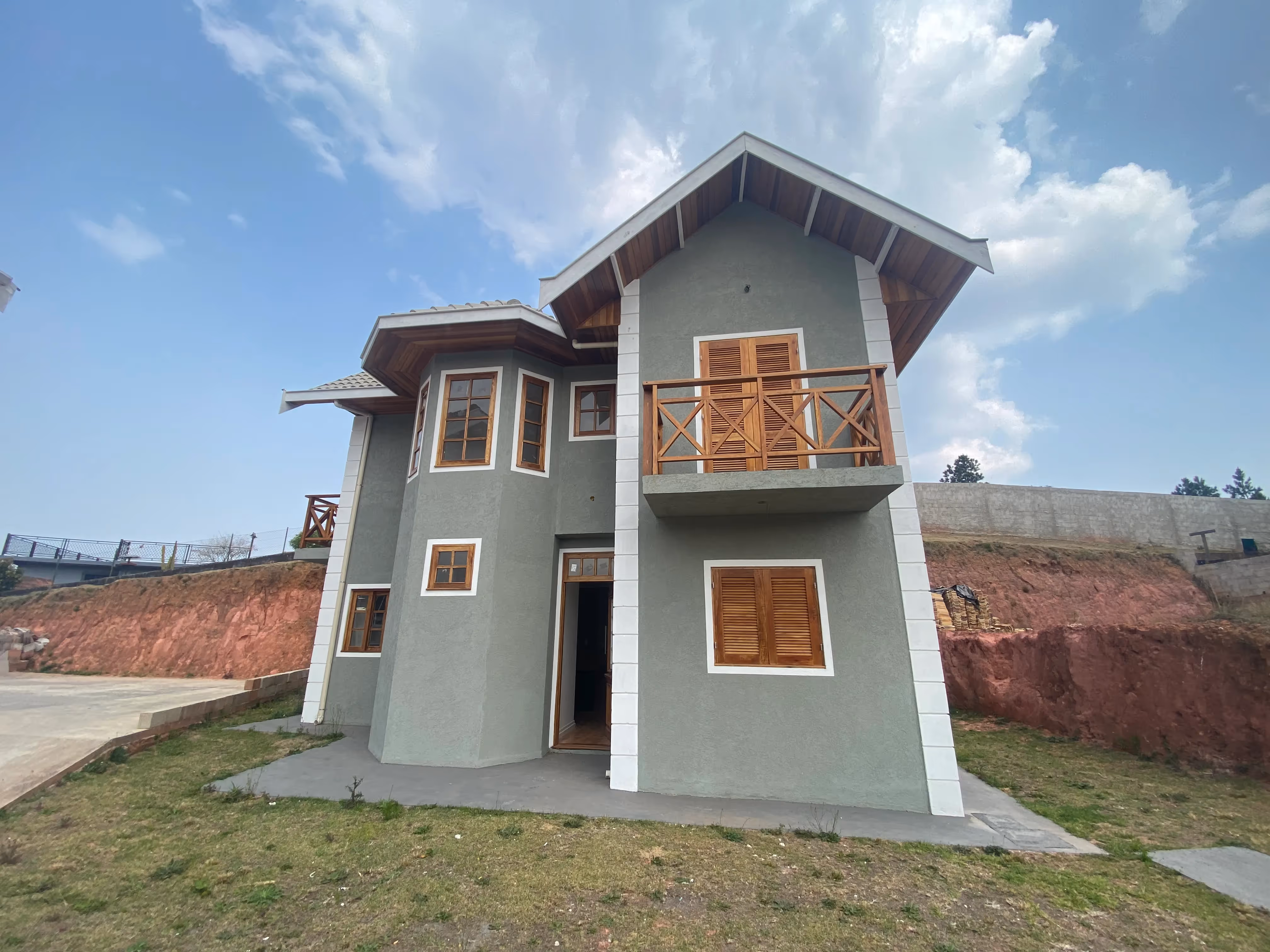 Casa em condomino, próxima ao Capivari.