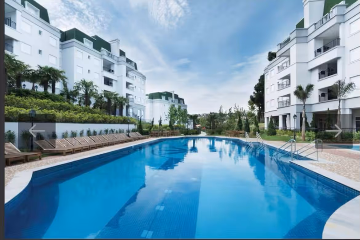 Apartamento alto padrão ao lado do capivari em condominio estilo resort.