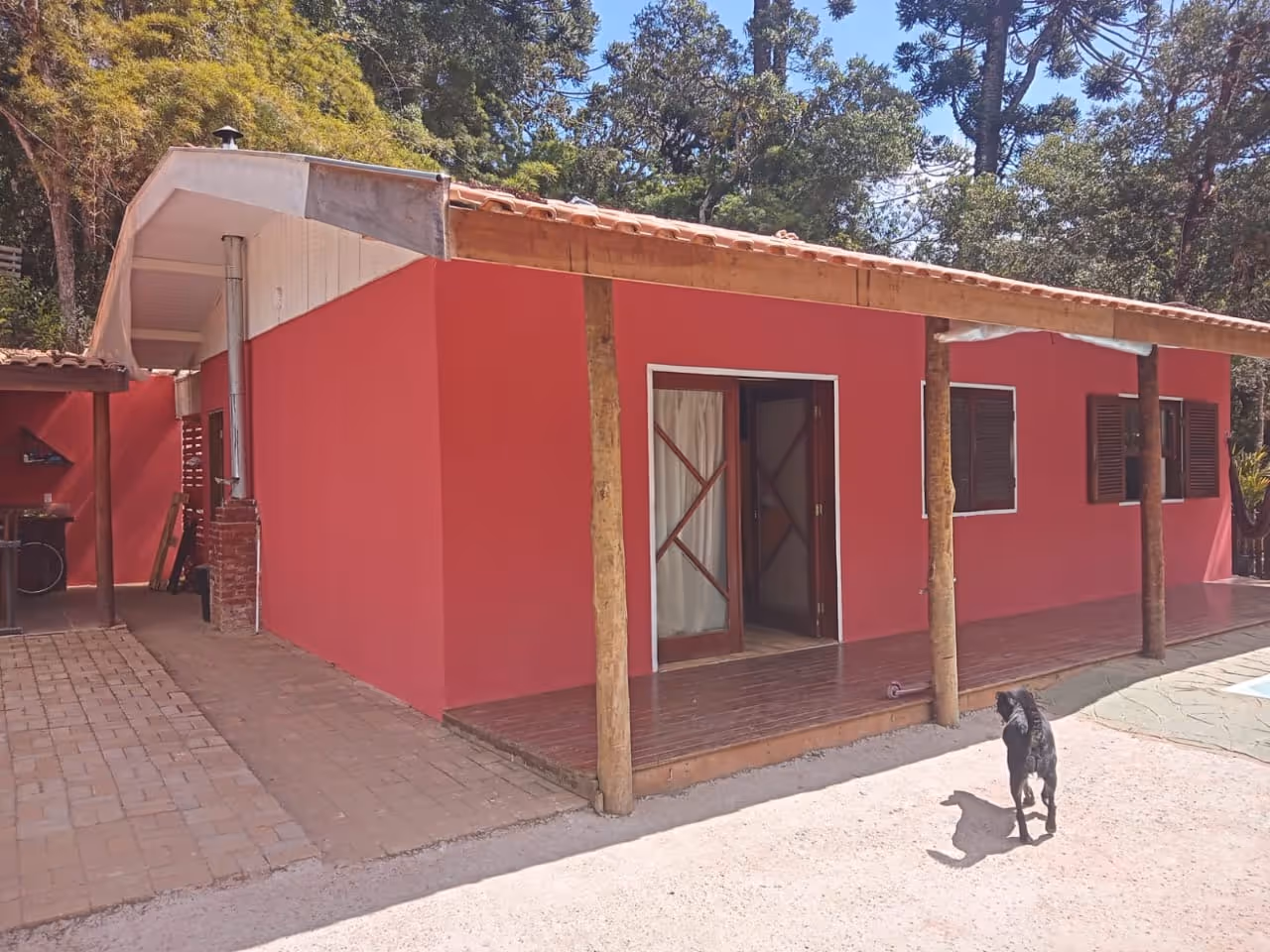 Casa com piscina na vila natal