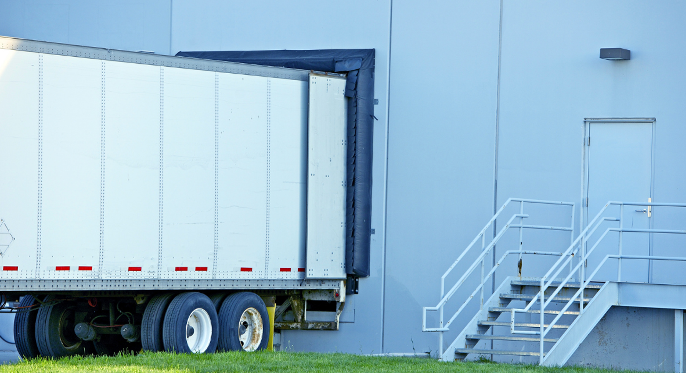 FTL Cross-Docking: A Smarter Way to Reach Remote Delivery Zones