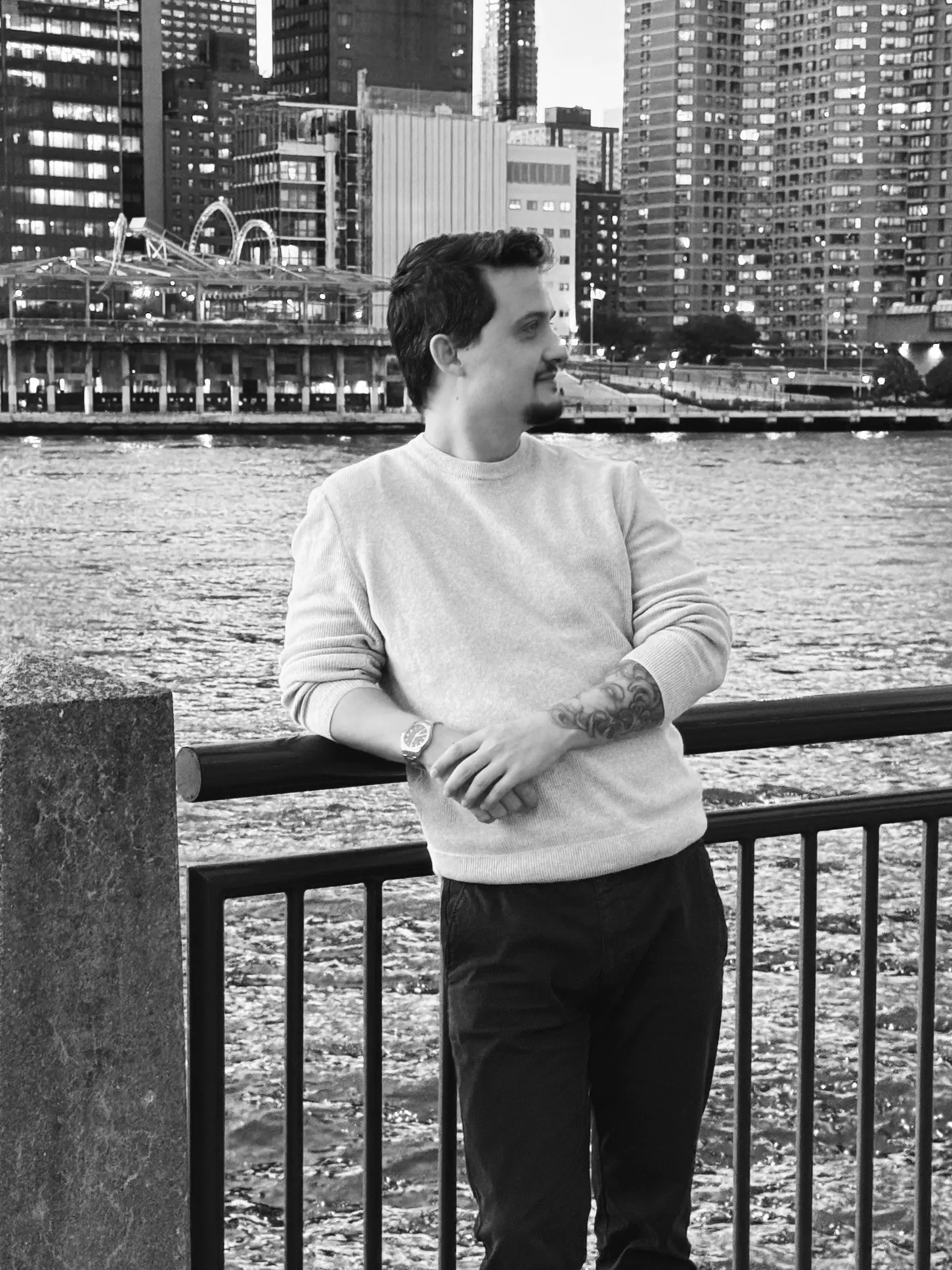 Jackes Araujo as a graphic designer director on New York City photo
