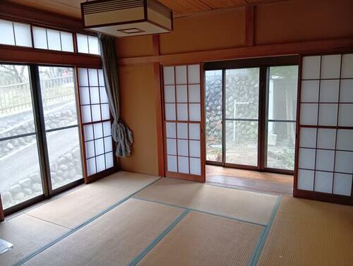 Spacious Two-Story Detached House in Hirai