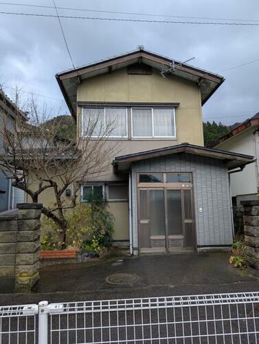 Explore a charming family home in Tsuruoka City, Yamagata, with great renovation potential. This spacious property is close to local amenities, schools, and parks, offering a peaceful yet vibrant living environment. Contact Old Houses Japan today to start your akiya purchase journey!