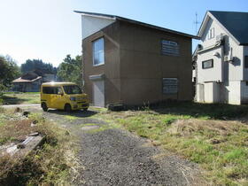 This 7-bedroom akiya in Niigata offers 8559 ft² of living space. Great for those seeking a traditional Japanese home in the countryside.