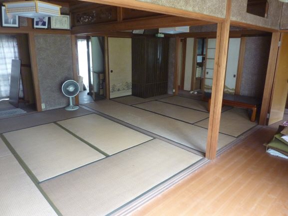 Affordable fixer-upper in Japan ready for full renovation. Restore this traditional home with help from Old Houses Japan. Unique countryside opportunity.