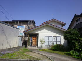 Vintage 6-Bedroom Cultural Gem in Kojima