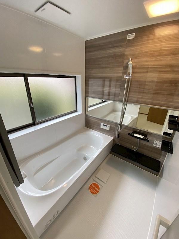 Your dream akiya awaits in Toyama — explore this 4SLDK gem. Featuring 2904 sqft of living space and priced around $nan. Let Old Houses Japan help you find and restore your dream akiya — a unique opportunity to own a slice of rural Japan.
