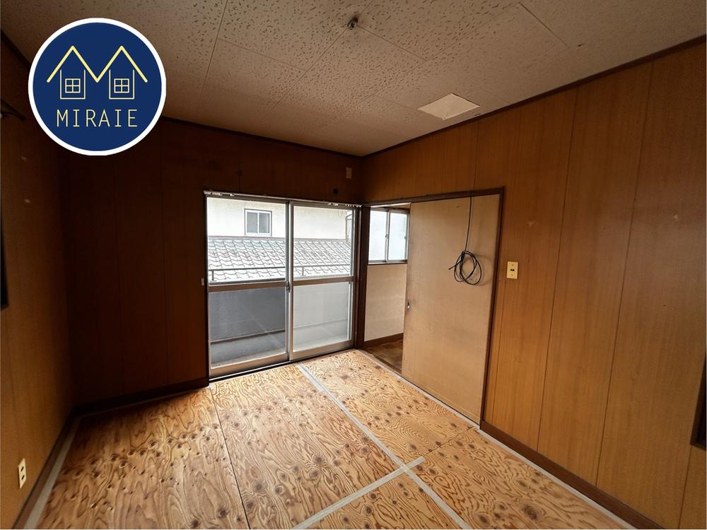 Idyllic 6-Bedroom Mountain View Home in Kizugawa City