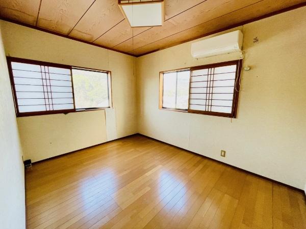 Your dream akiya awaits in Kyoto — explore this 3LDK gem. Featuring 744 sqft of living space and priced around $67,847. Let Old Houses Japan help you find and restore your dream akiya — a unique opportunity to own a slice of rural Japan.