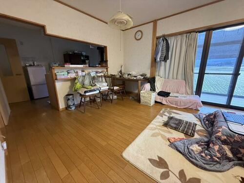 Peaceful 5-Bedroom Village Escape in Araya
