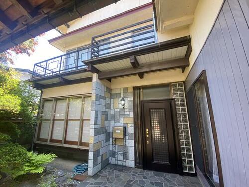 Your dream akiya awaits in Toyama — explore this 8SDK gem. Featuring 3743 sqft of living space and priced around $54,826. Let Old Houses Japan help you find and restore your dream akiya — a unique opportunity to own a slice of rural Japan.