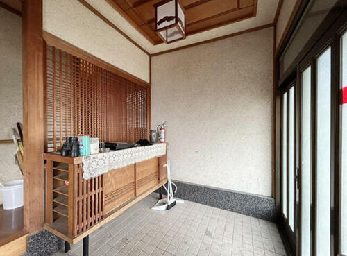 Step into classic Japanese living in Toyama with this unique property opportunity. Featuring 2754 sqft of living space and priced around $19,874. Let Old Houses Japan help you find and restore your dream akiya — a unique opportunity to own a slice of rural Japan.