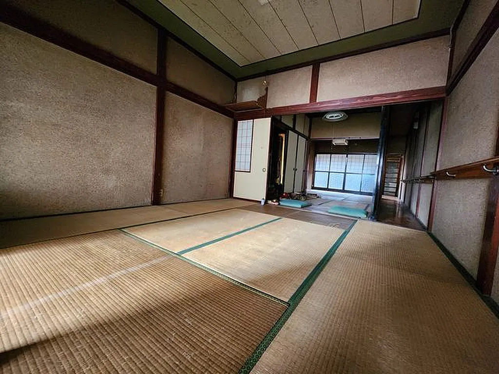 Charming 7-Bedroom Village Escape in Imizu Honmachi 3-chome