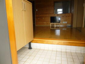 Your dream akiya awaits in Ibaraki — explore this 2LDK gem. Featuring 3609 sqft of living space and priced around $32,667. Let Old Houses Japan help you find and restore your dream akiya — a unique opportunity to own a slice of rural Japan.