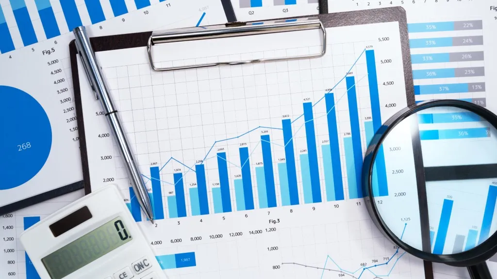 Data pipeline reporting dashboard for utility analytics performance