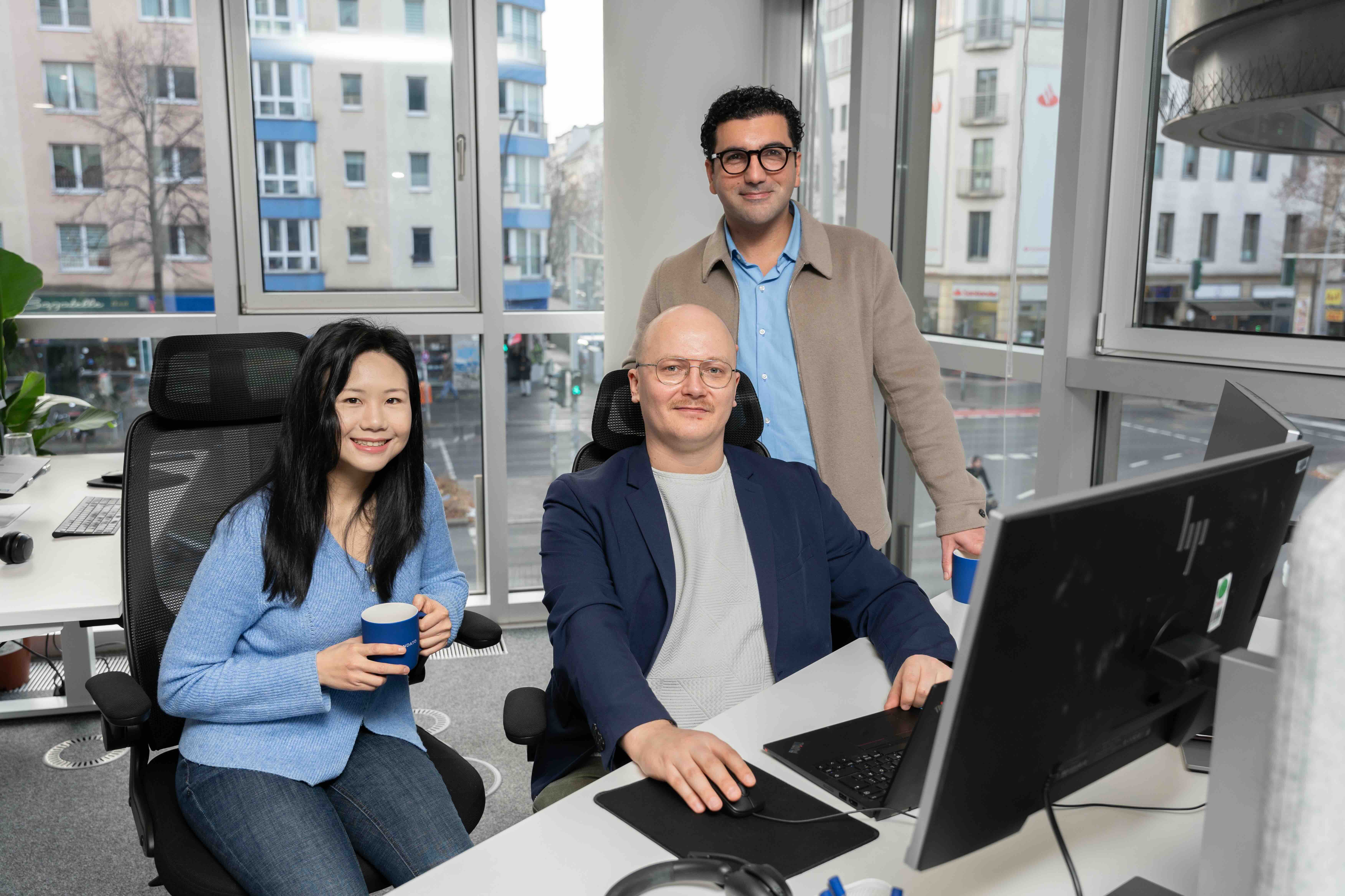 Mendato Customer-Success-Mitarbeitende im Gespräch