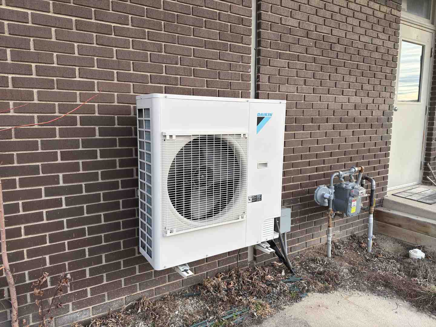 clean outdoor heat pump unit after a maintenance visit - best heat pump repair in noblesville, in clean outdoor heat pump unit after a maintenance visit - best heat pump repair in noblesville, in