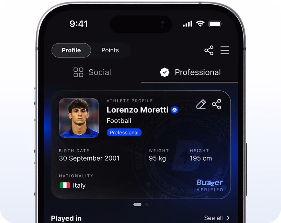 Mobile screen showing Lorenzo Moretti's professional football profile with stats and Italy nationality.
