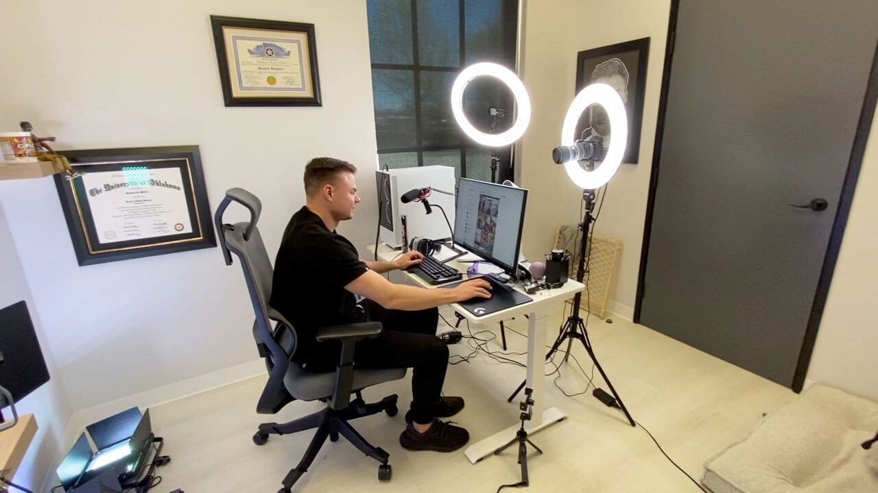 Dr. Ben Winters doing social media for dentist on TikTok.