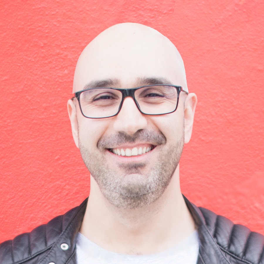 Mosh Hamedani headshot