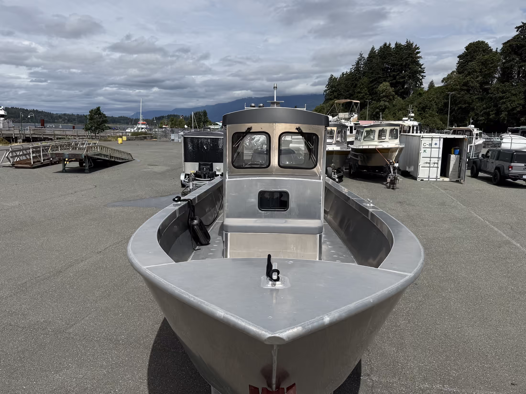 Ortun CC336 aluminum workboat for sale by Whiskey Creek Marine, exterior view 1 of 8.