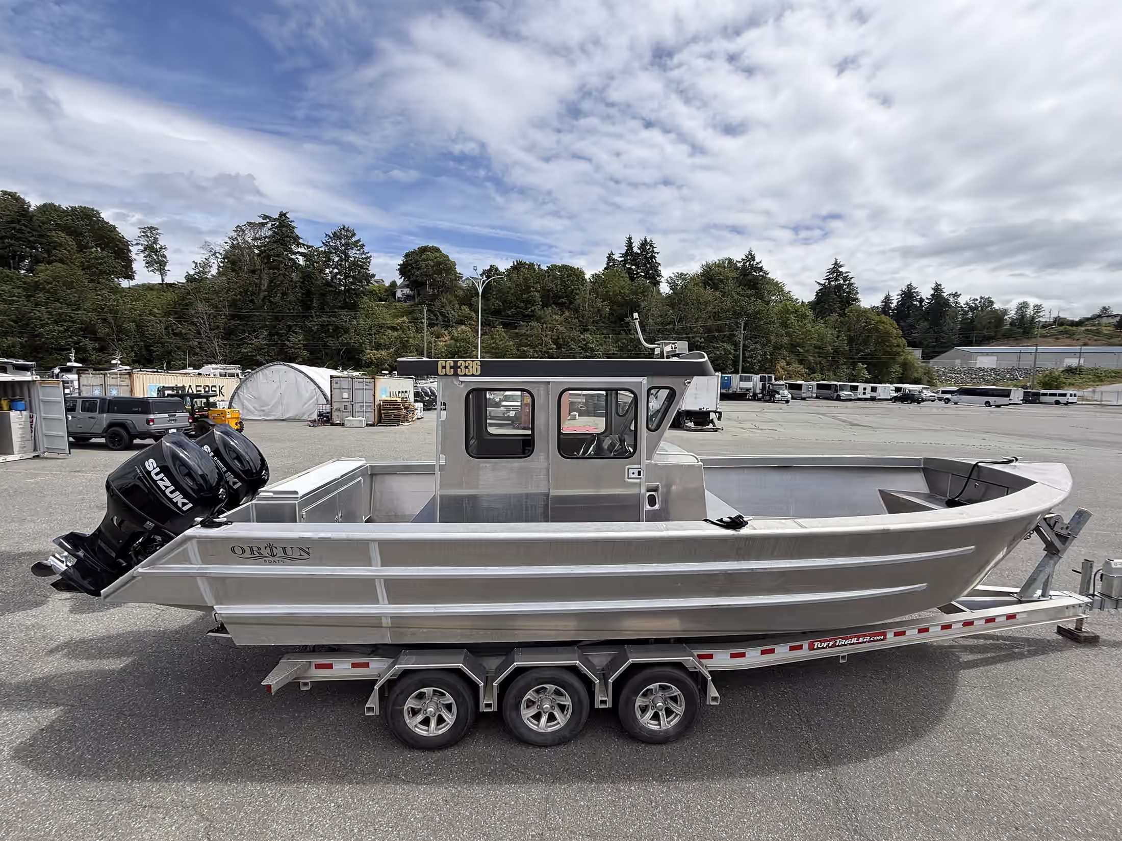 Ortun CC336 aluminum workboat for sale by Whiskey Creek Marine, exterior view 7 of 8.