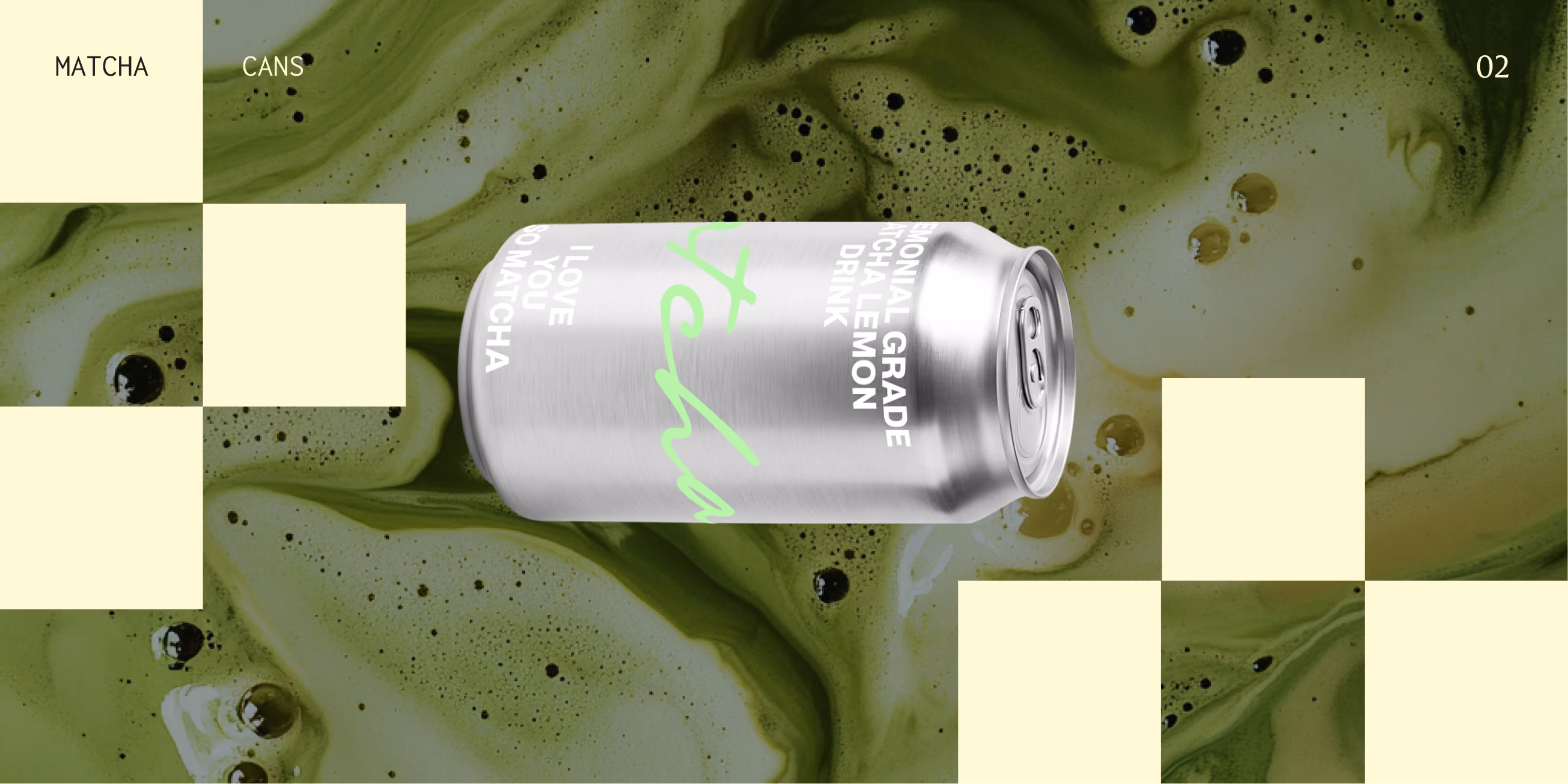 Dose mit Aufschrift Matcha vor grün schäumendem Hintergrund mit hellen Quadraten.