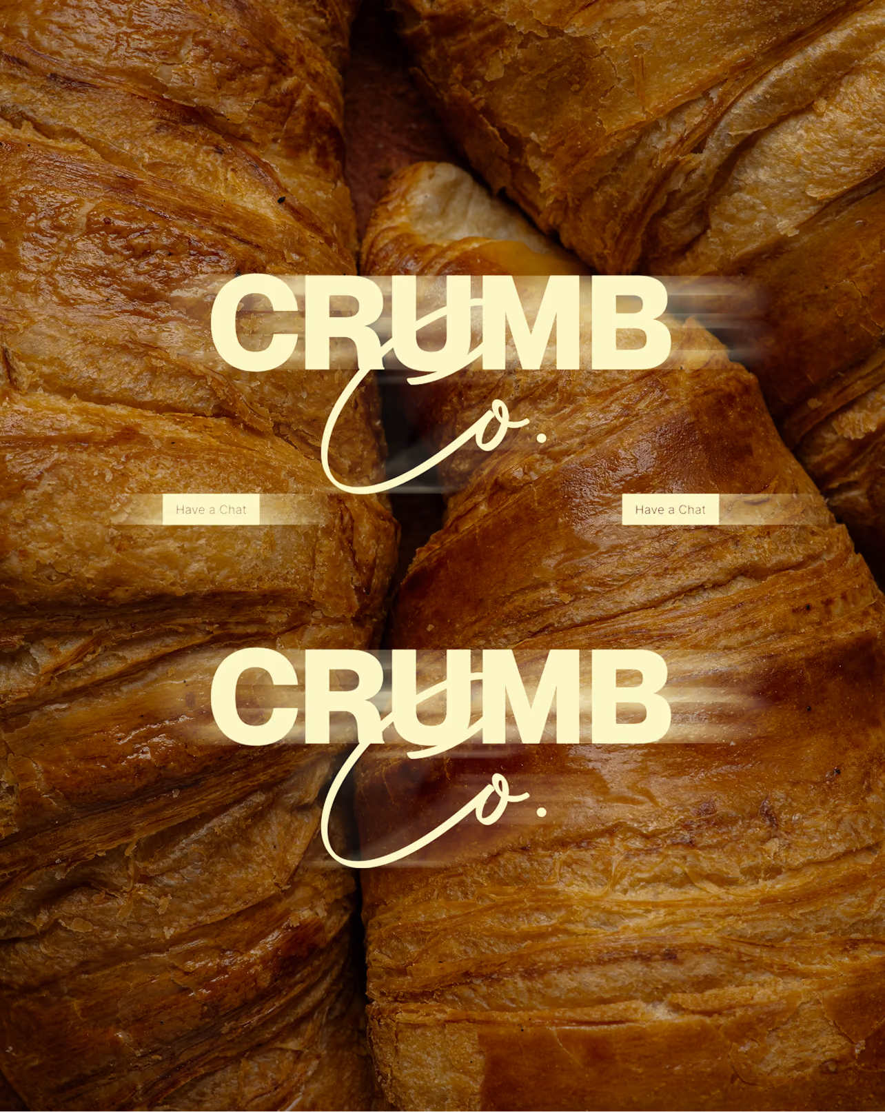 Nahaufnahme mehrerer goldbrauner Croissants mit dem Text 'Butter up Gooles Butter up' in gelber Schrift darüber.