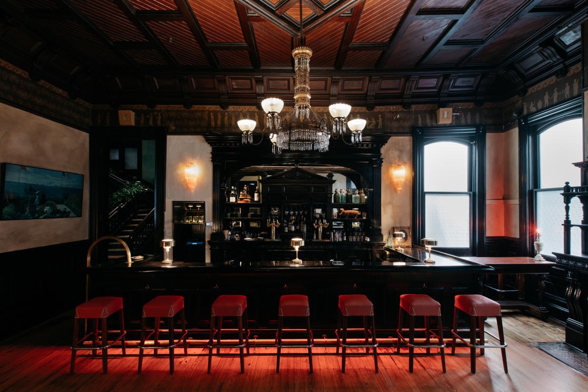Columns Bar