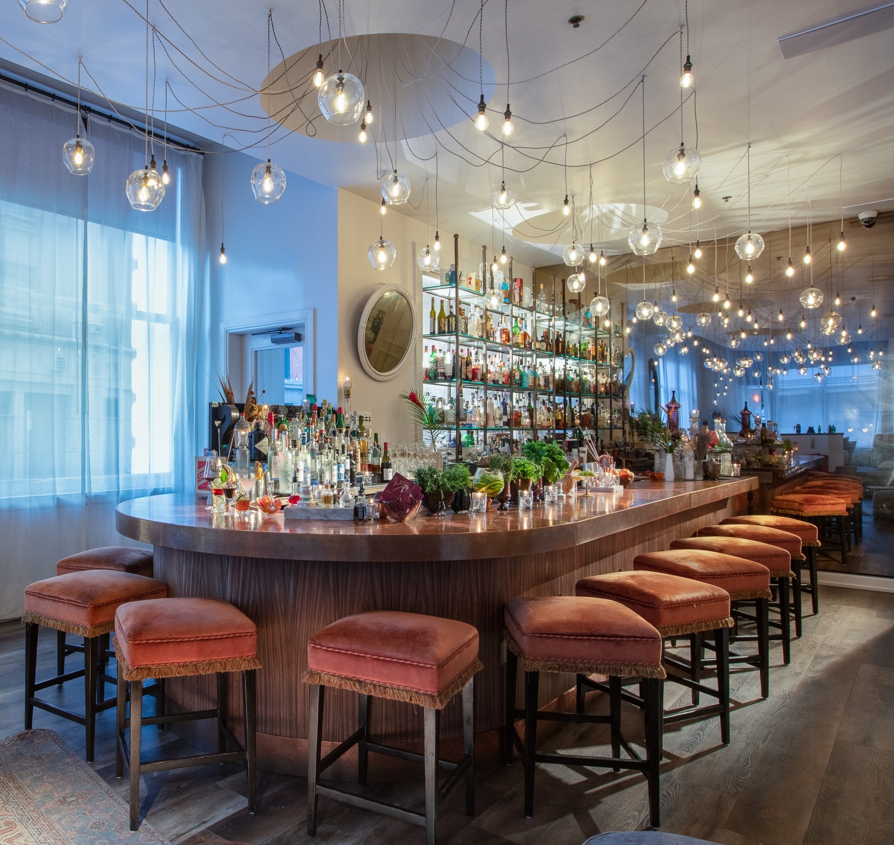 Loa Bar