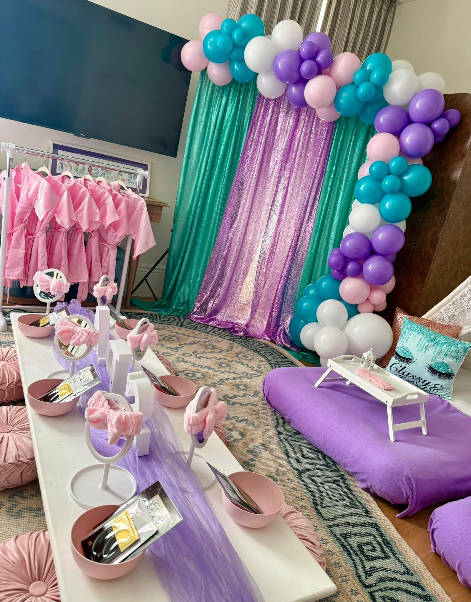Slumber Party in Hotel Perle
