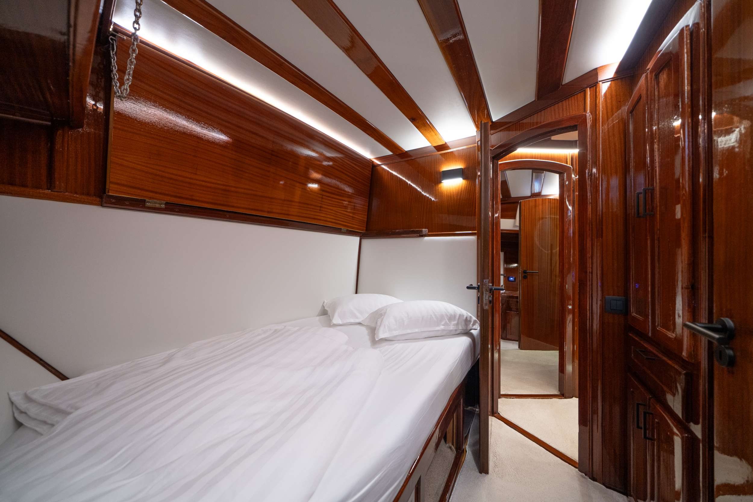 ALLURE Single Cabin