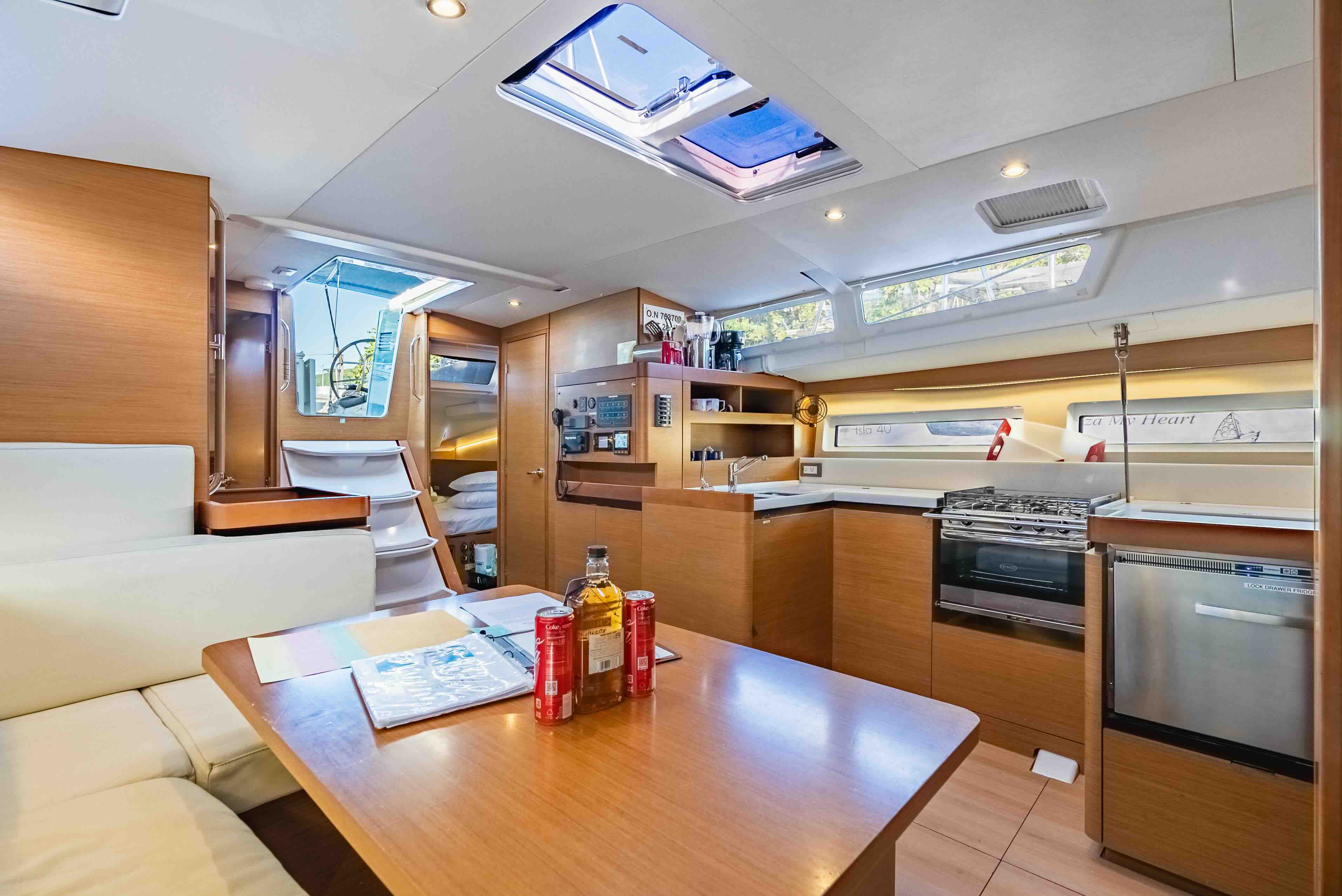 COSETTE II - Lounge and Galley