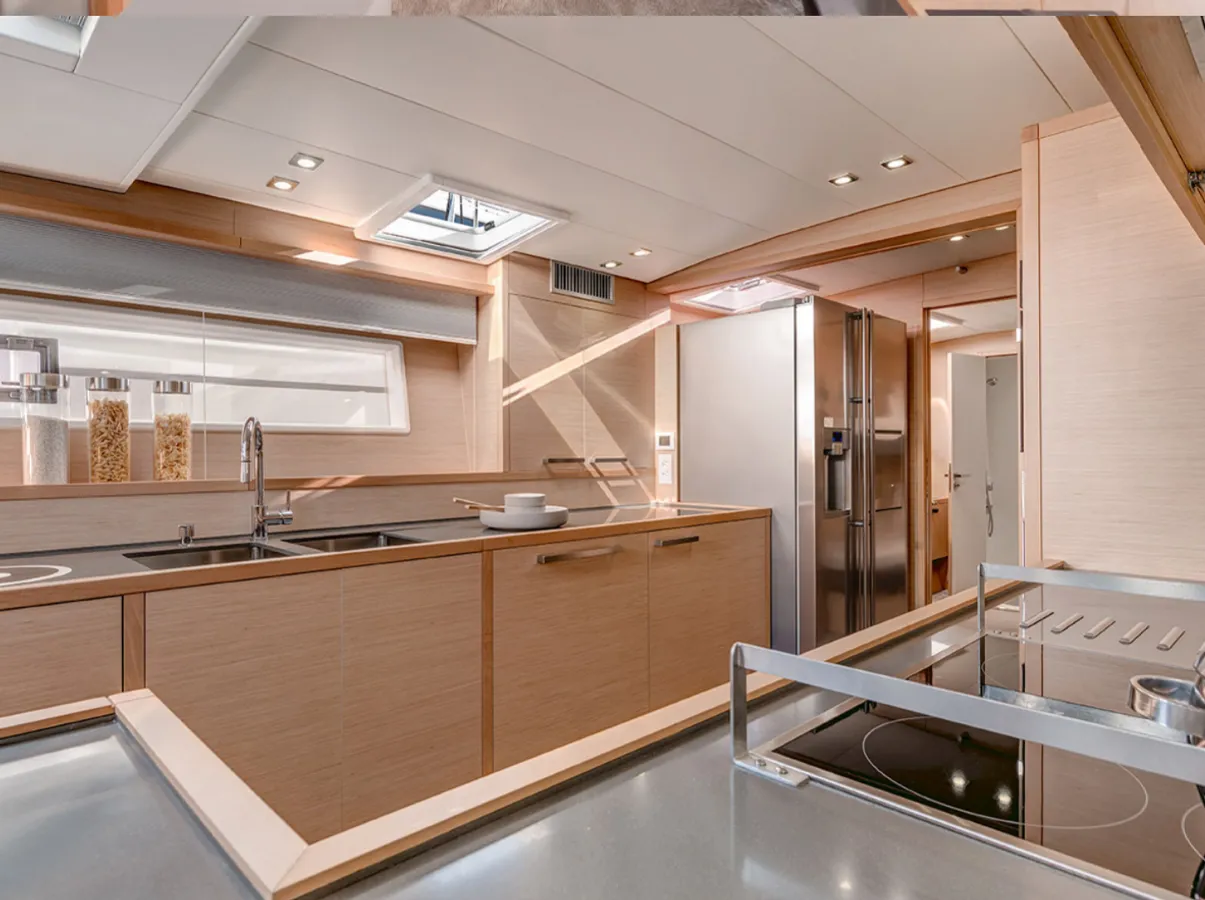 ALLGERA - Lagoon 630 - galley