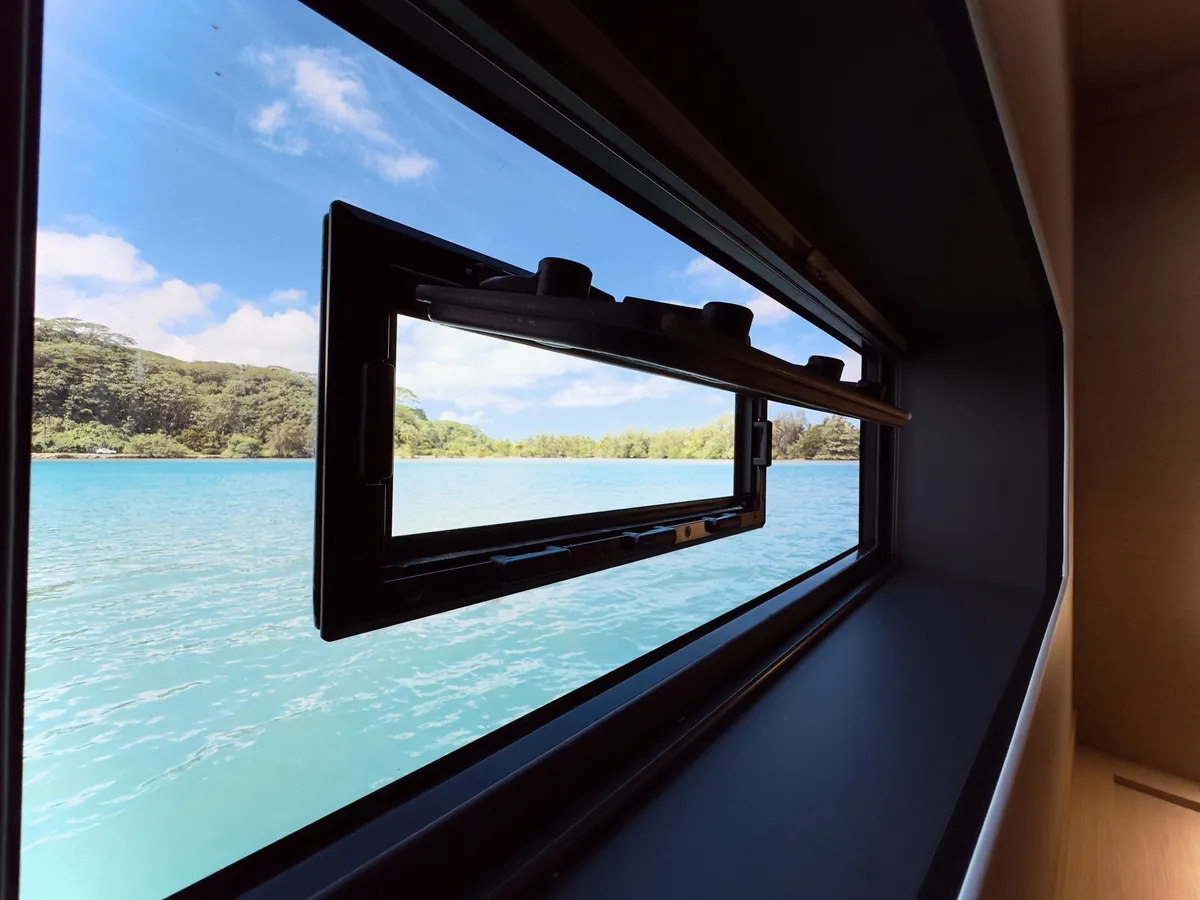 ARGO - Fountaine Pajot Samana 59 - cabin window