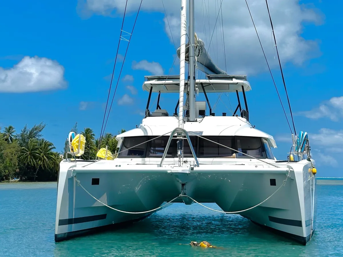 ARGO - Fountaine Pajot Samana 59 - Tahiti Yacht Charter