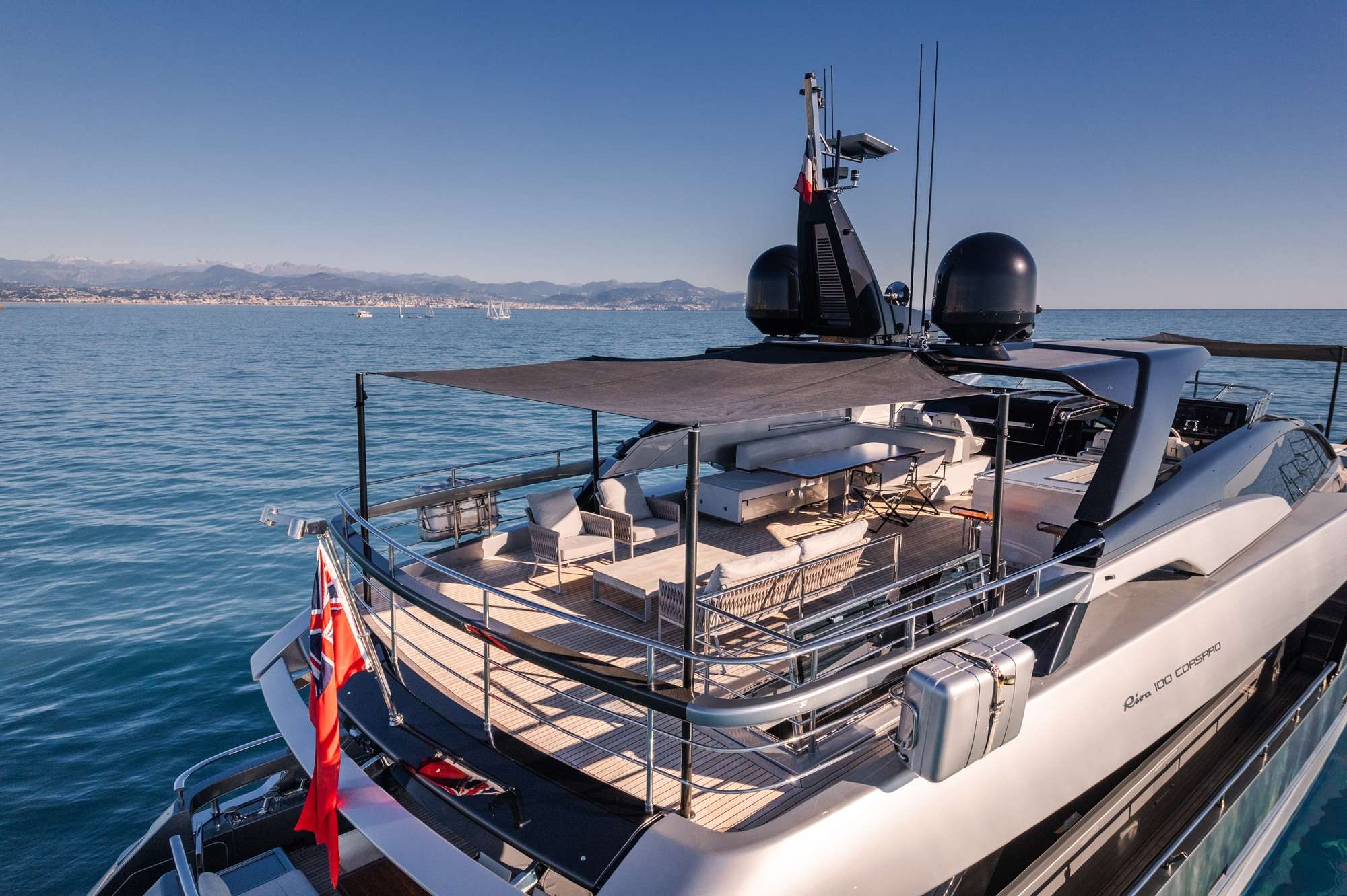 MAXIMUS - At Anchor