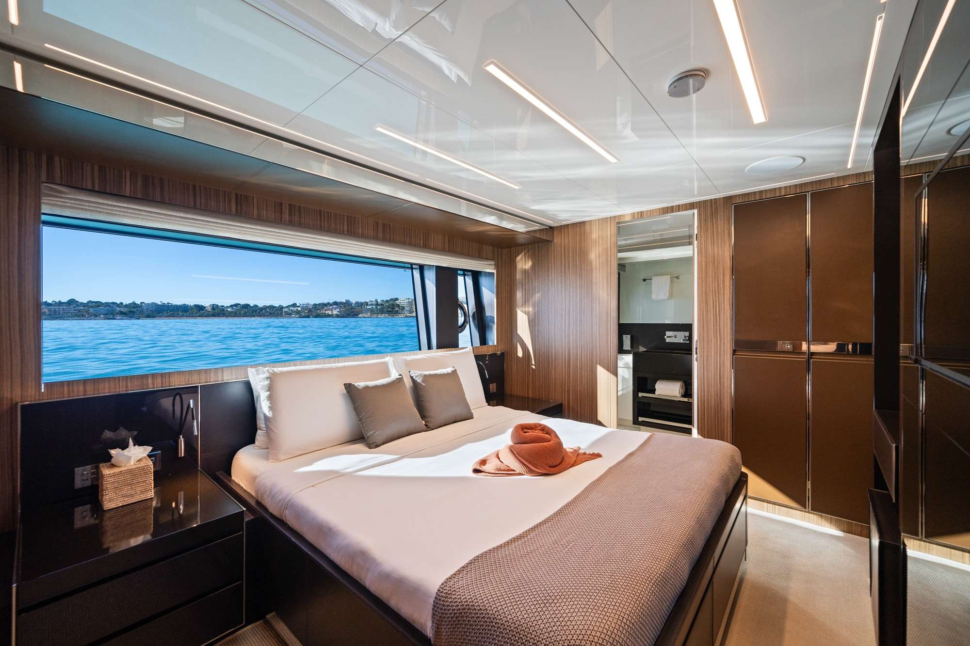 MAXIMUS - Guest Double Cabin