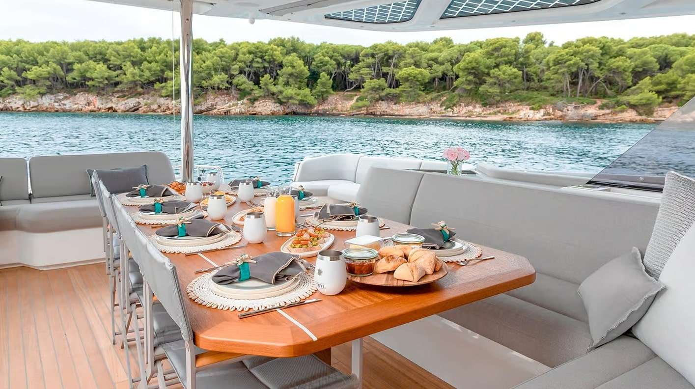 SOL MADININA - aft deck dining