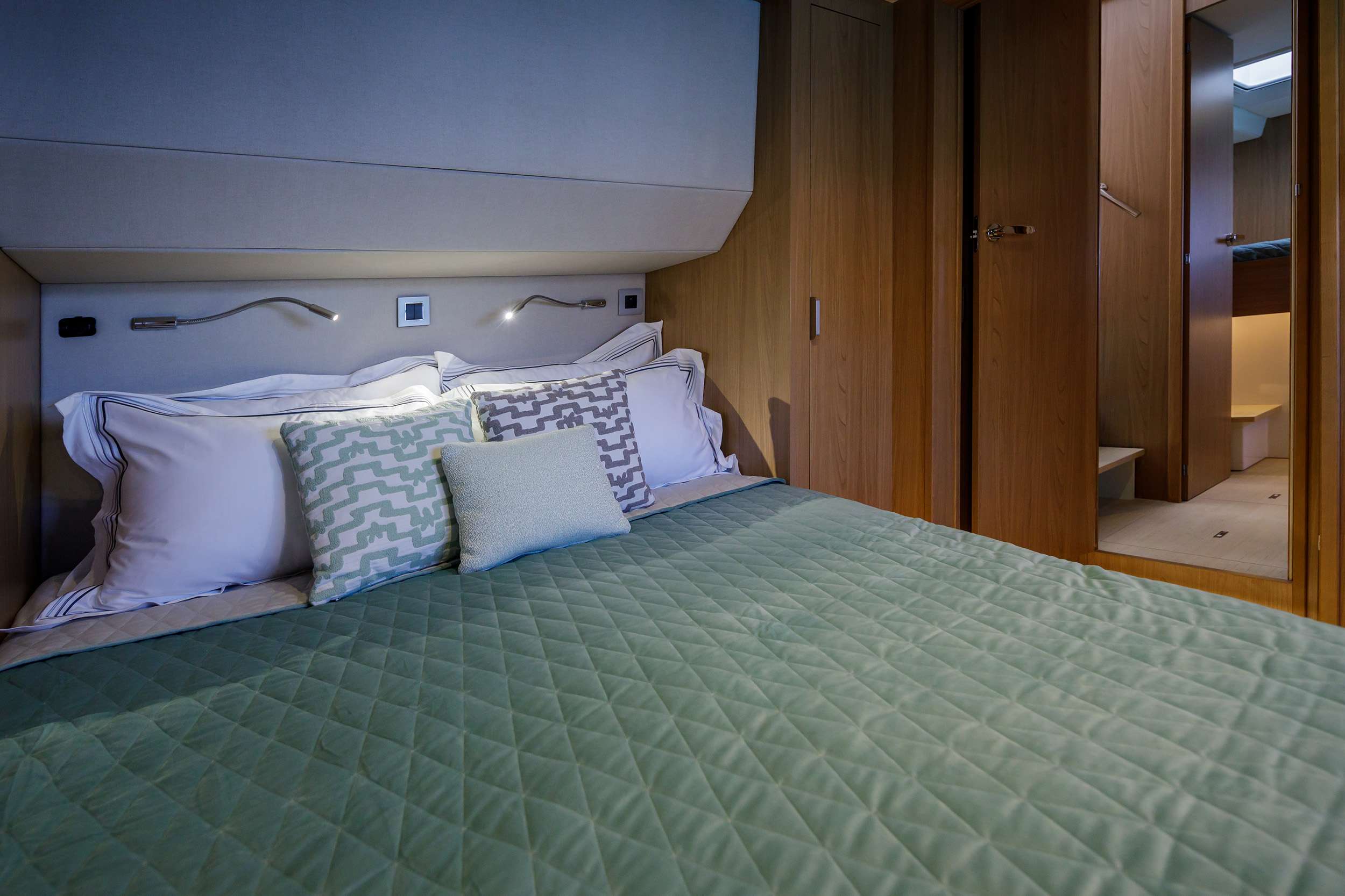 LIBRA - double cabin