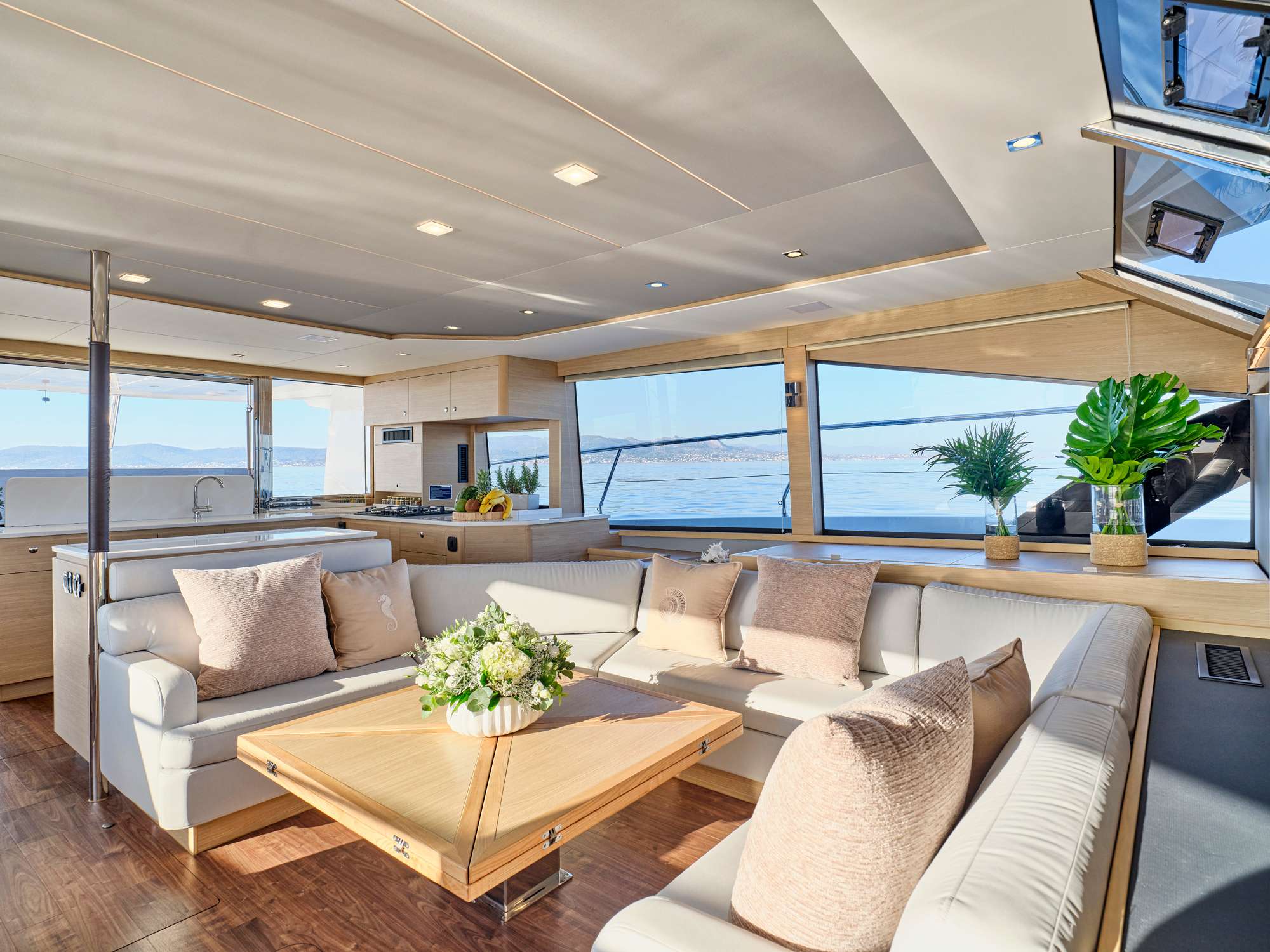 EXPLORION - Aquila 54 saloon