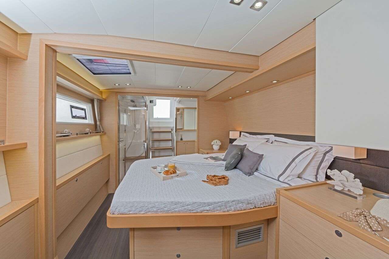 MELITI - Lagoon 560 master cabin